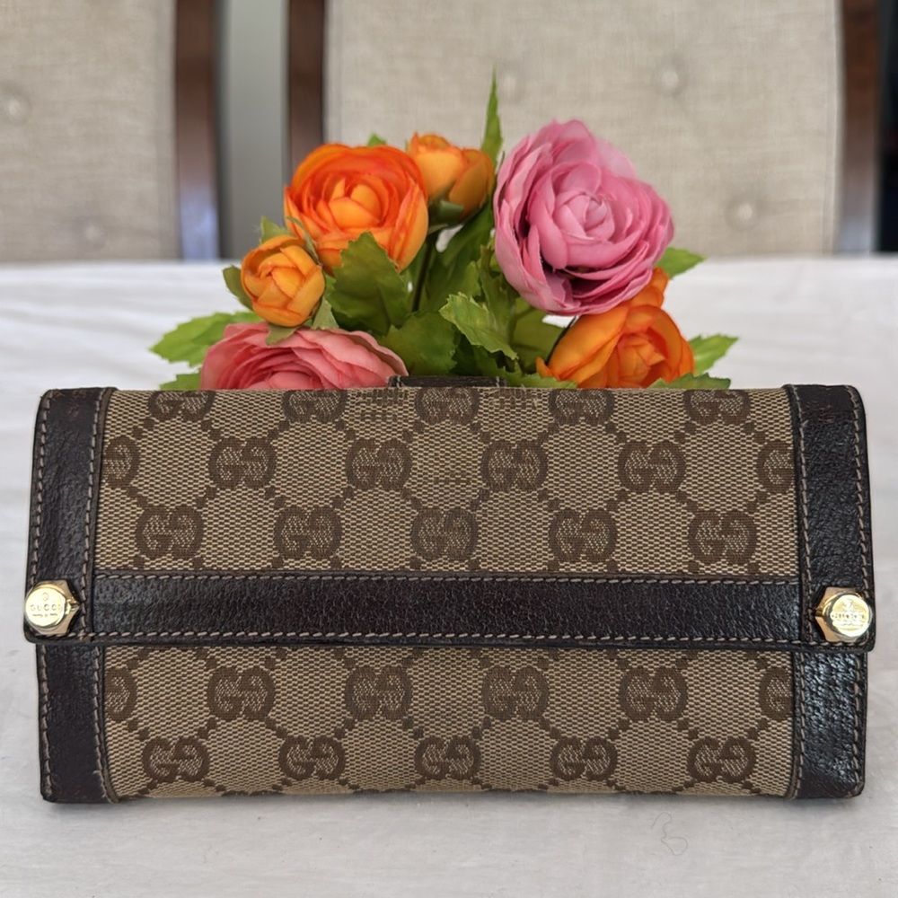 Authentic Gucci Tan and Brown Monogram Wallet with Box - Picture 2 of 14